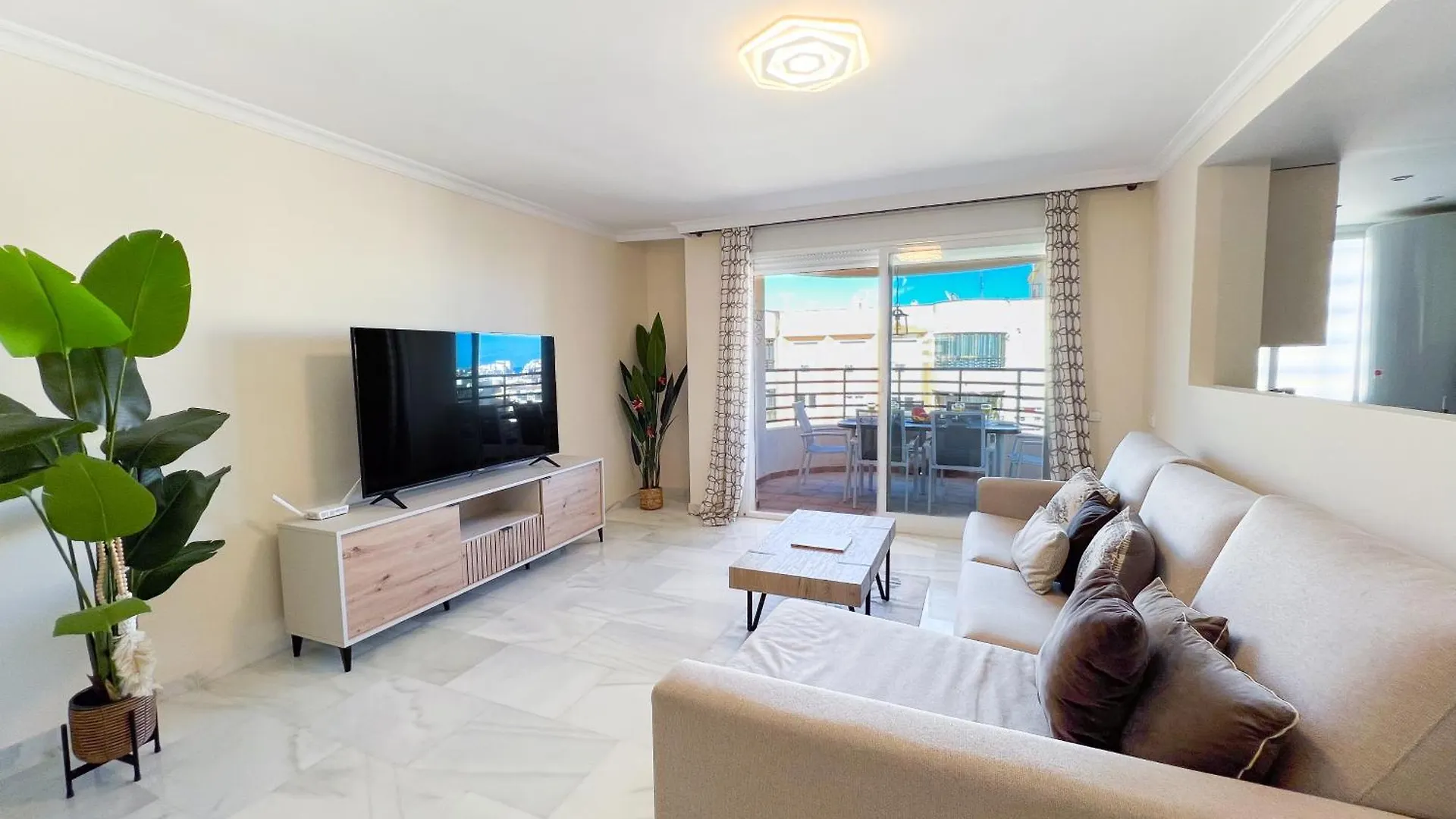 Apartment In Marbella Center With Sea Views 0*,  إسبانيا